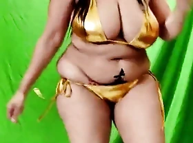 Sona bhabhi in gold bikini