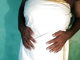 Kerala aunty hot showing