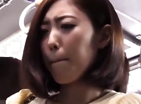 JAPANESE CAN'T Cock a snook at ONE Rag a hurry up Lady-love Everywhere ON BUS 日本少婦經不起肉棒的挑逗 扳起一隻腳就給你幹吧